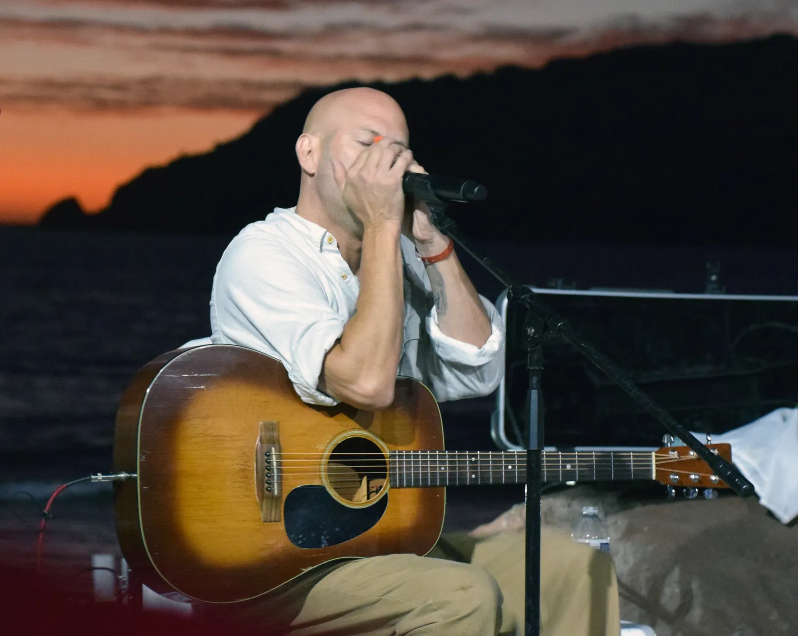 Live music on the patio with GB Leighton at Skinners Pub